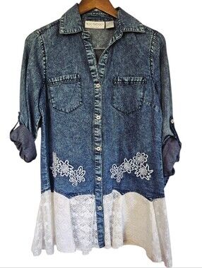 Bleu Bayou Boutique Western Romance Denim Lace Button Up Shirt Small